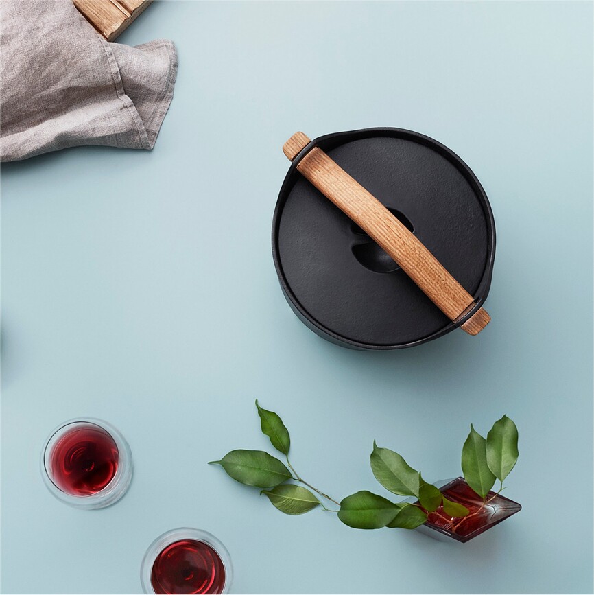 Olla de hierro fundido Sarpaneva con asa de madera 3 l