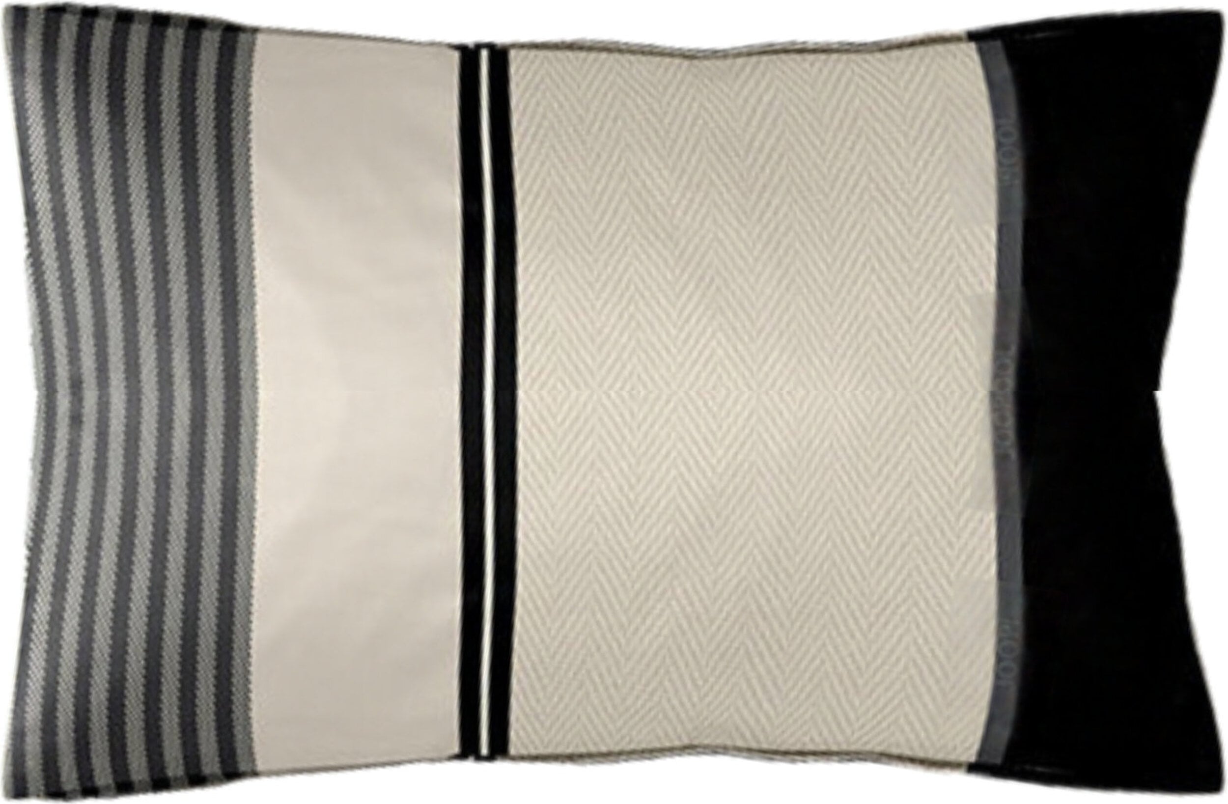 Herringbone Stripes Black Kissenbezug 40 x 80 cm aus Mako-Satin