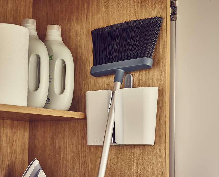 CleanStore Σκούπα, με επιτοίχια βάση