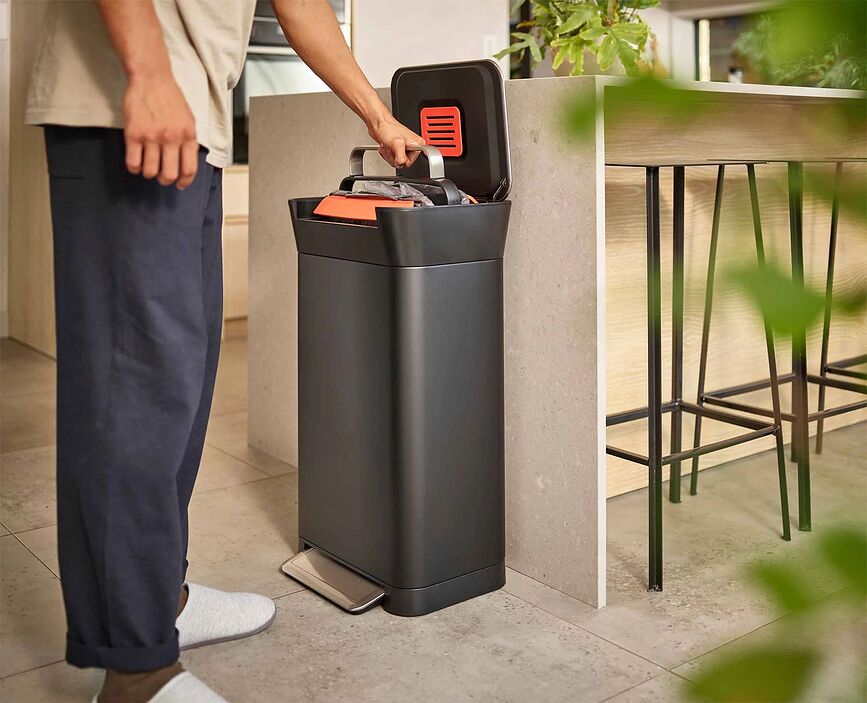Cubo de Basura Titan Intelligent Waste, 30 L, plateado