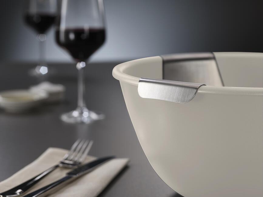 Ensaladera Uno, con cucharas y molinillos de sal y pimienta, Set de 5 piezas