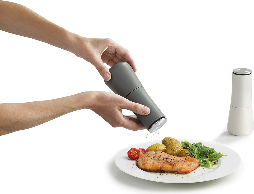 Ensaladera Uno, con cucharas y molinillos de sal y pimienta, Set de 5 piezas