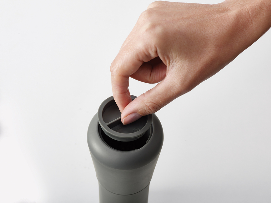 Ensaladera Uno, con cucharas y molinillos de sal y pimienta, Set de 5 piezas