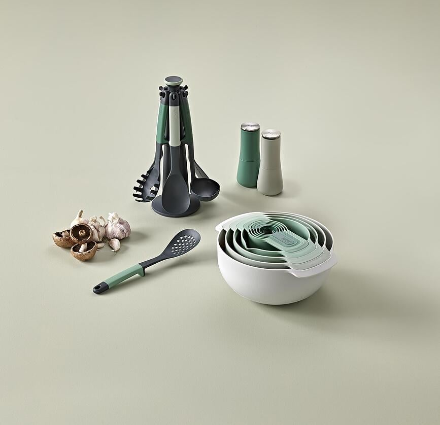 Nest 9 Plus Set de Bols et Tasses à Mesurer, couleur sauge, 9 pièces