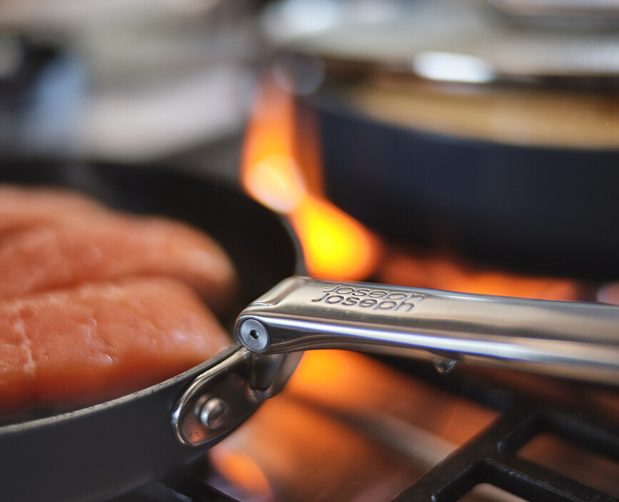 Space Set Tava sa zaštitnim podlogama 24 cm 28 cm plave Set od 3 dijela