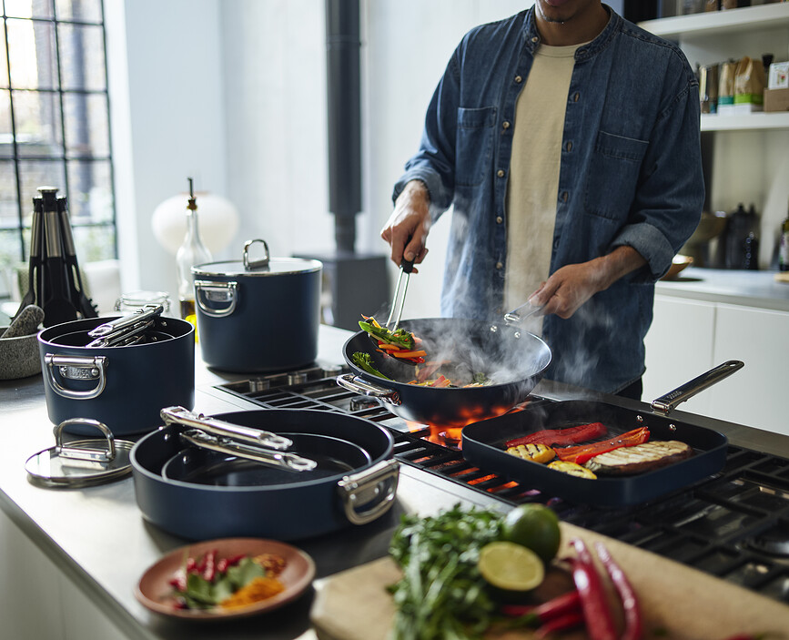 Wok Space 32 cm, azul, con asas plegables