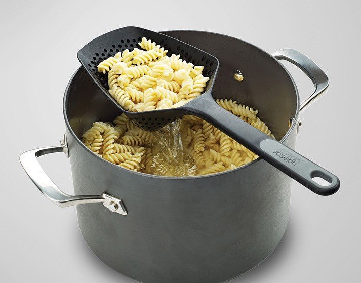 Scoop Plus Cedilna žlica velika, črna