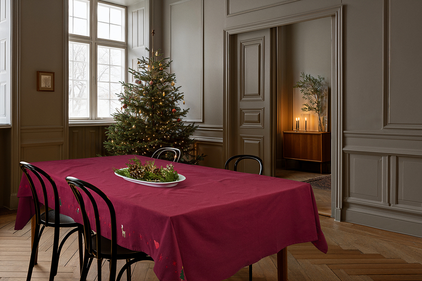 Mantel navideño Christmas Fable, 150 x 320 cm, rojo