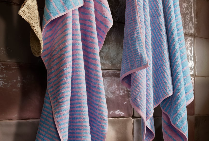 Toalla Nuance, 70 x 140 cm, azul y rosa