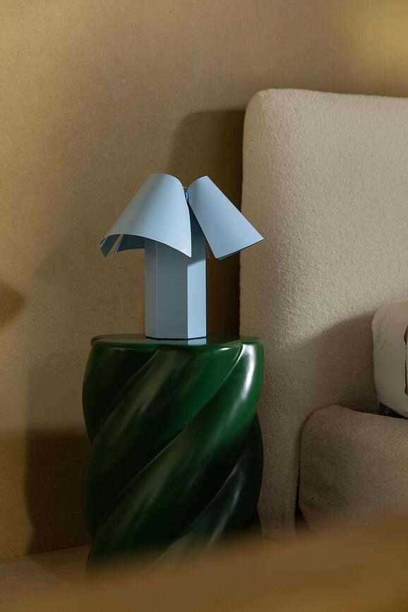 Galda lampa Beln, krēmkrāsas