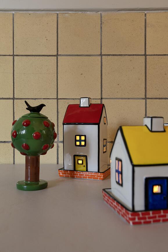 Lampion Haines Cottage
