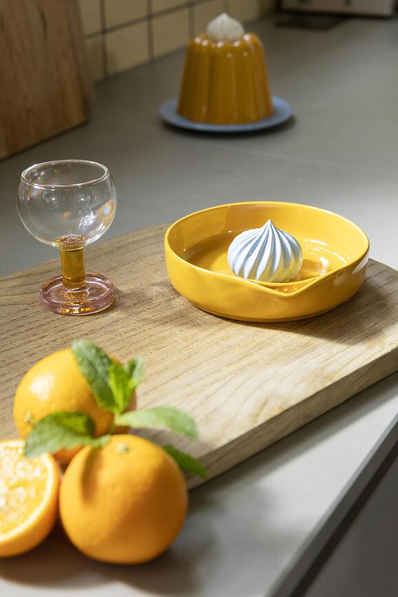 Pudding Plate with Lid, blue-yellow