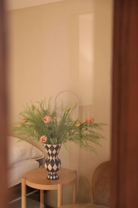 Rhombic Vase 29.5 cm, yellow