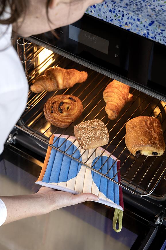 Stitch Arc Oven Mitt
