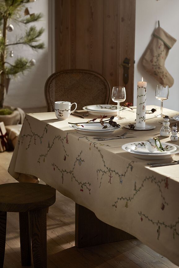 Hammershøi Christmas Nappe 150 x 320 cm, sable