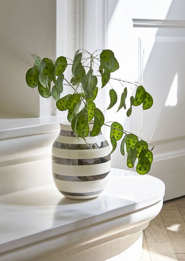 Jarrón Omaggio, 20 cm, negro