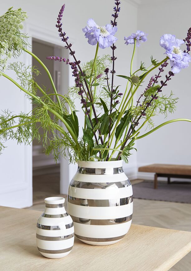 Jarrón Omaggio, 20 cm, negro