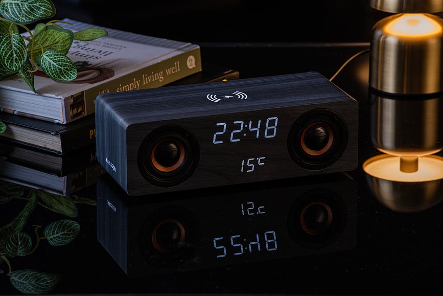 Classic BT Speaker Budilica s bežičnim punjačem Bluetooth Radio svijetla