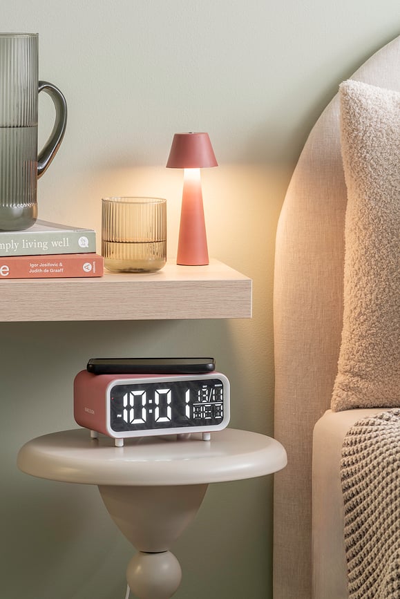 Despertador LED Chunky, rosa, con carga inalámbrica