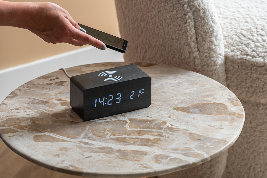 Despertador LED con carga inalámbrica Block, negro