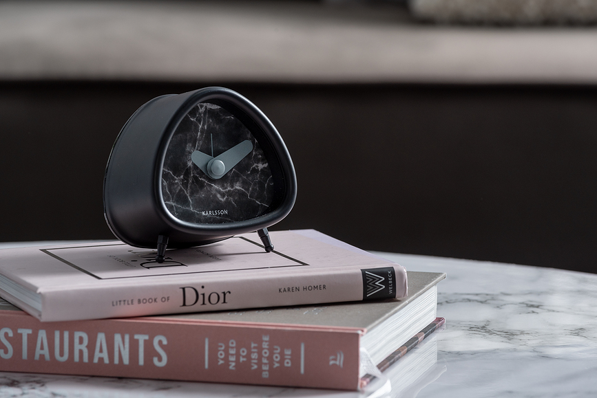 Despertador de madera clara Triangle