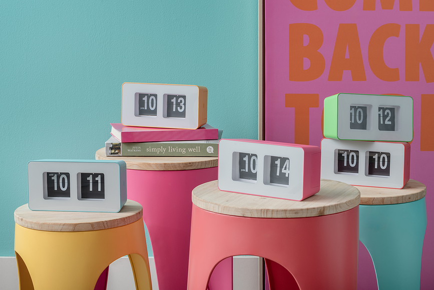 Funky Flip Sat zidni ili stolni crveni