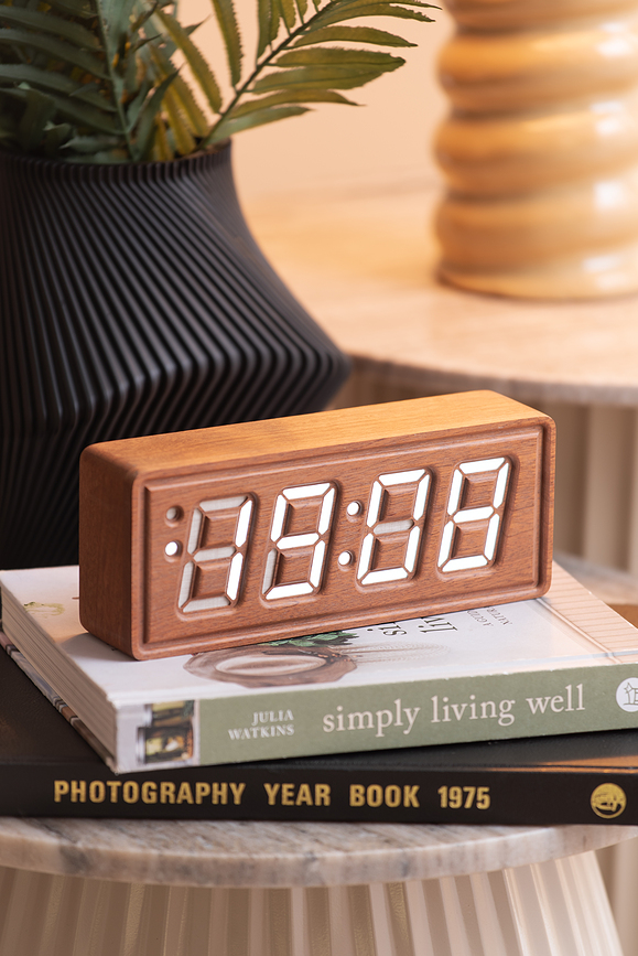 Reloj Despertador de madera maciza, grabado, madera oscura