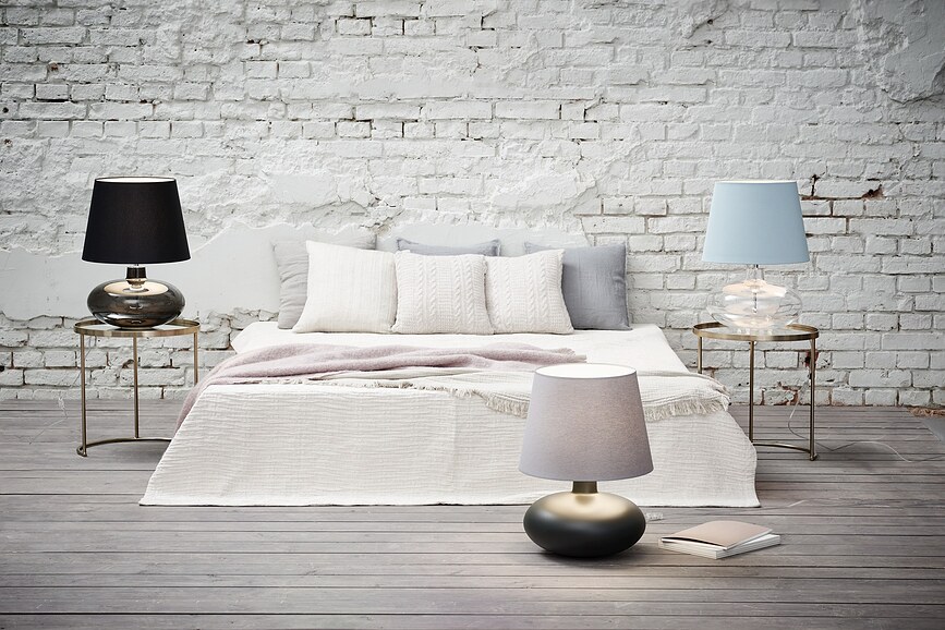 Lámpara de Mesa Sawa, base transparente, pantalla negra