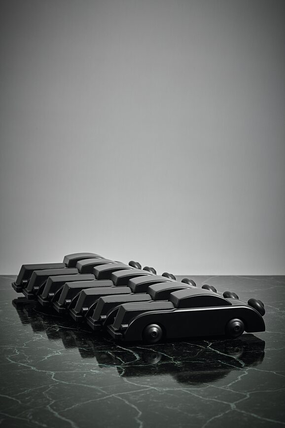 Dekoracija limuzina, črna, lesena