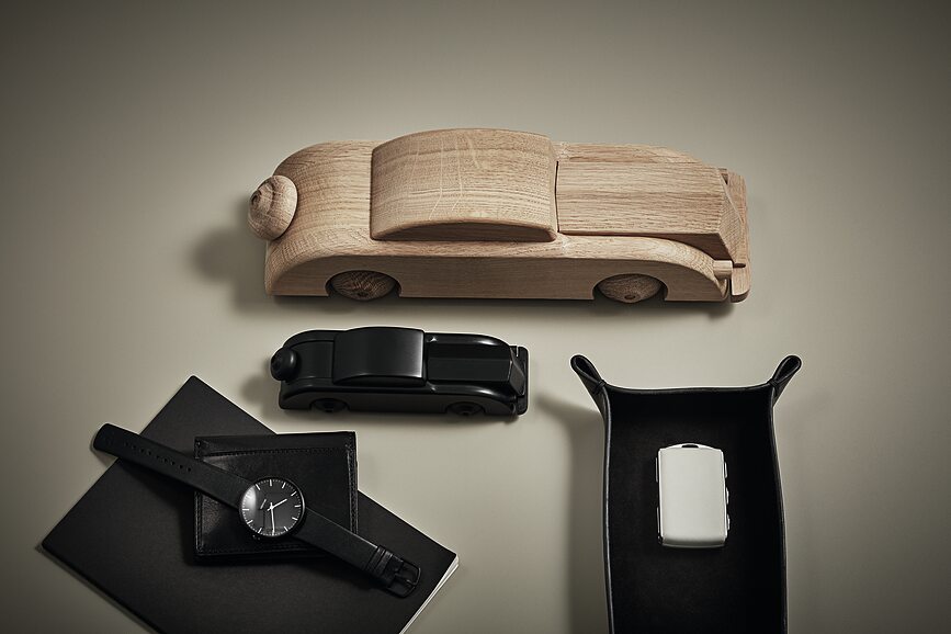 Figura Decorativa Limusina de madera, negra