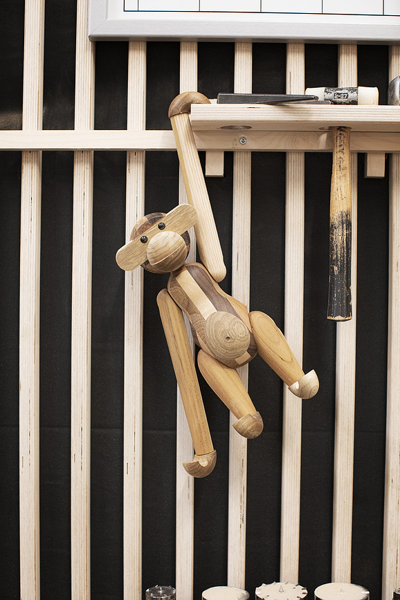 Figura Mono Kay Bojesen, de madera reciclada, pequeña, edición limitada