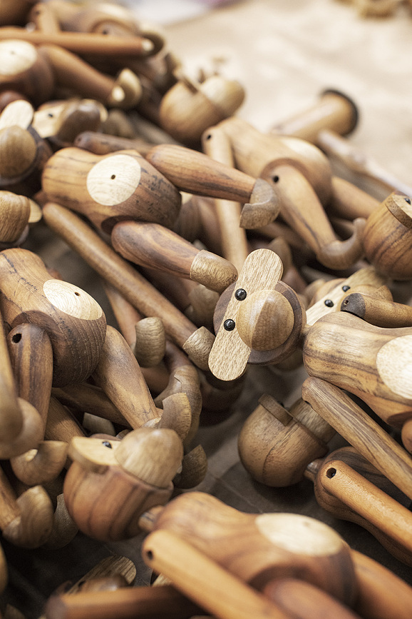 Figura Mono Kay Bojesen, de madera reciclada, pequeña, edición limitada