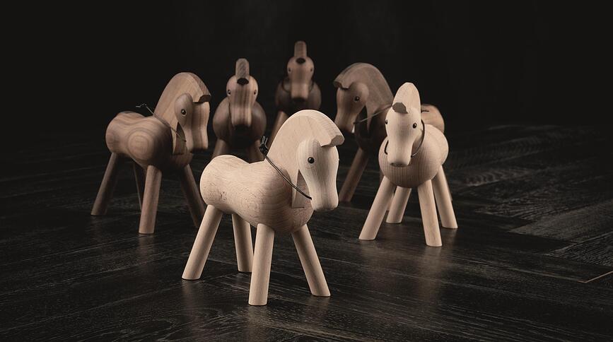 Dekoracija Konj drvena orah