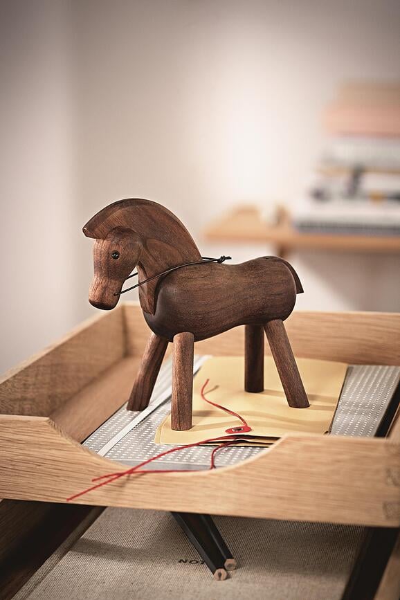 Figurine Cheval, en bois, couleur noyer