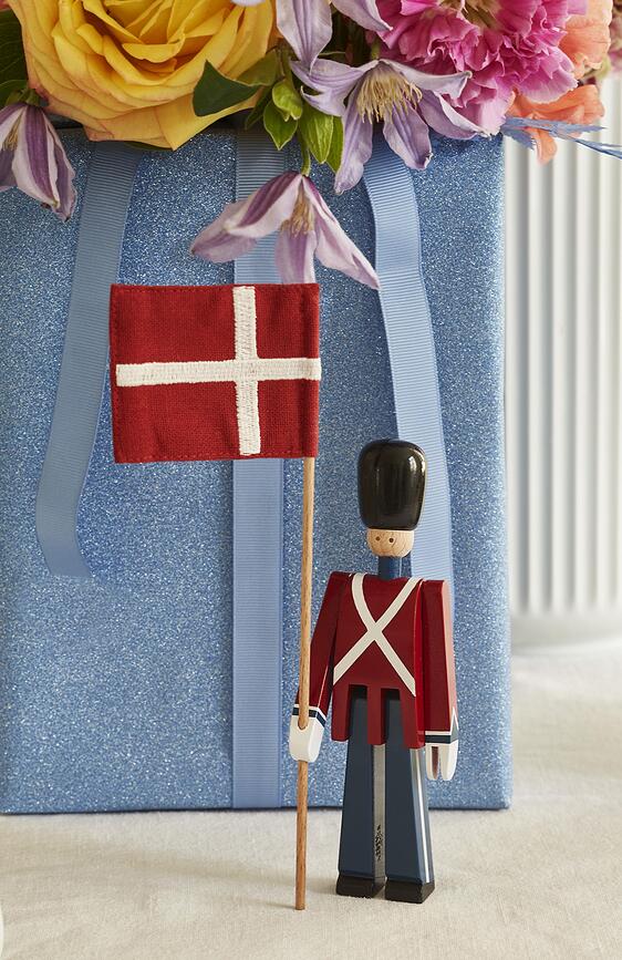 Kay Bojesen Bearer Figurica vojak s zastavo, 77 cm