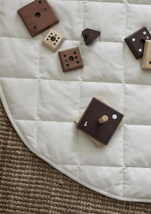 Apilable Neo, pirámide