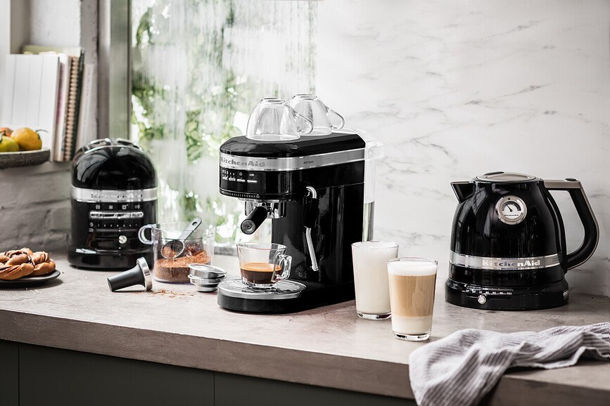 Artisan Bouilloire Électrique 1,5 L, noire