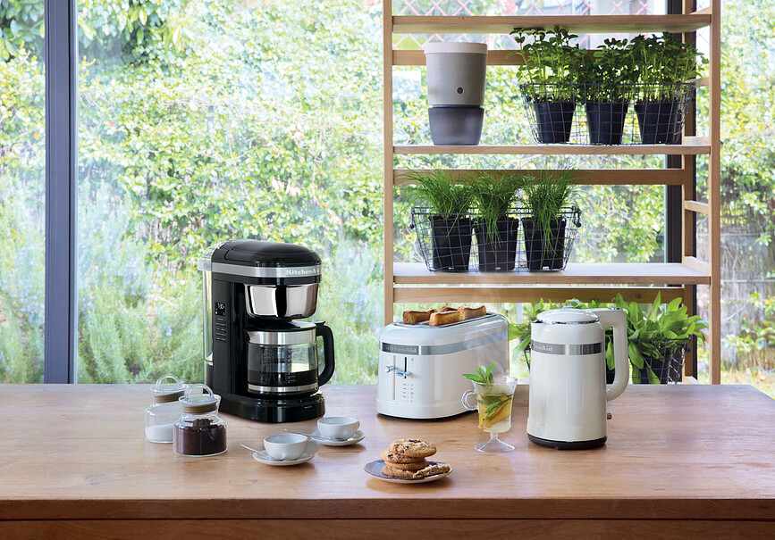 Cafetera de goteo Drip Spiral, crema