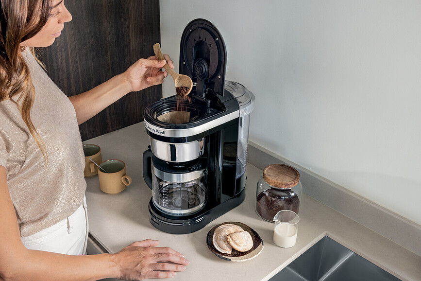 Cafetera de goteo Drip Spiral, crema