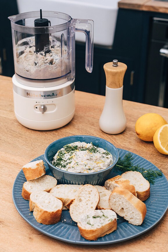 KitchenAid Sekljalnik brezžični, črn mat