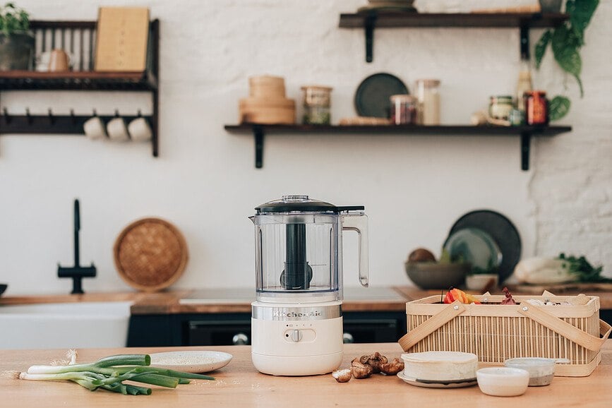 KitchenAid Sekljalnik brezžični, črn mat