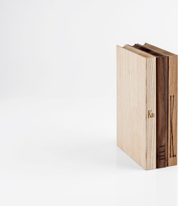 Дъска за рязане KN Book 27 x 17,6 cm, дъбово дърво