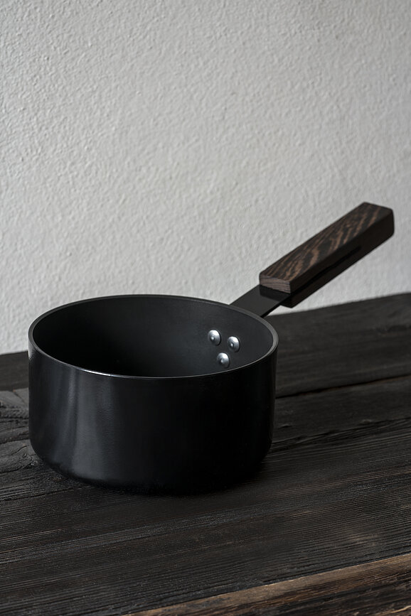 Puodas Black 16 cm