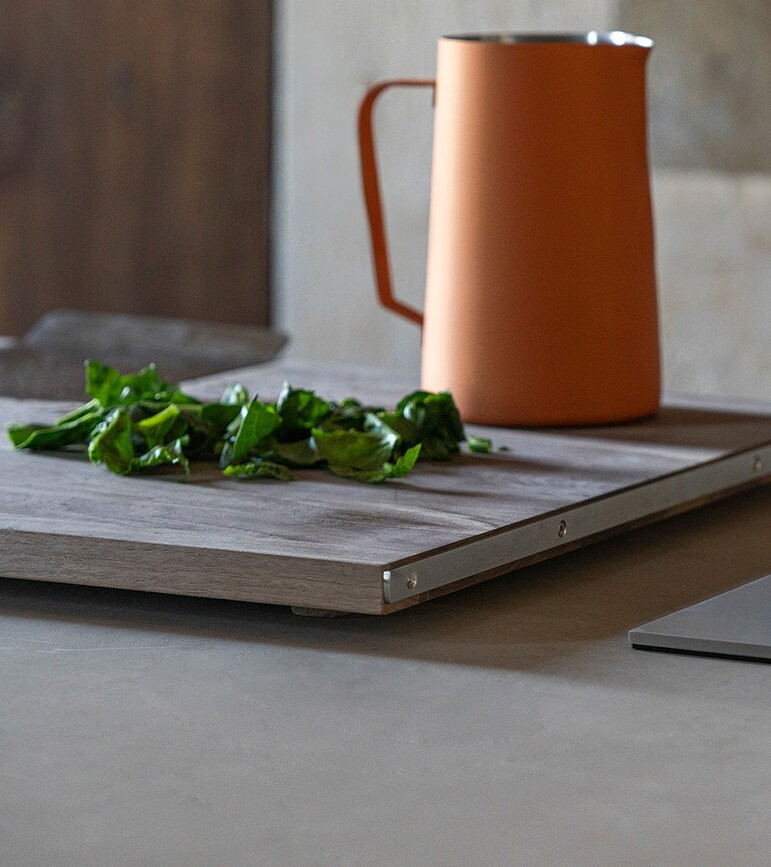 W1 Cutting Board 55 x 60 cm, wooden