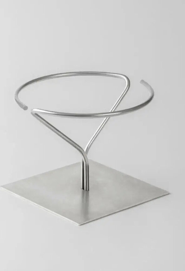 Ypsilon Platter 22.5 cm, silver