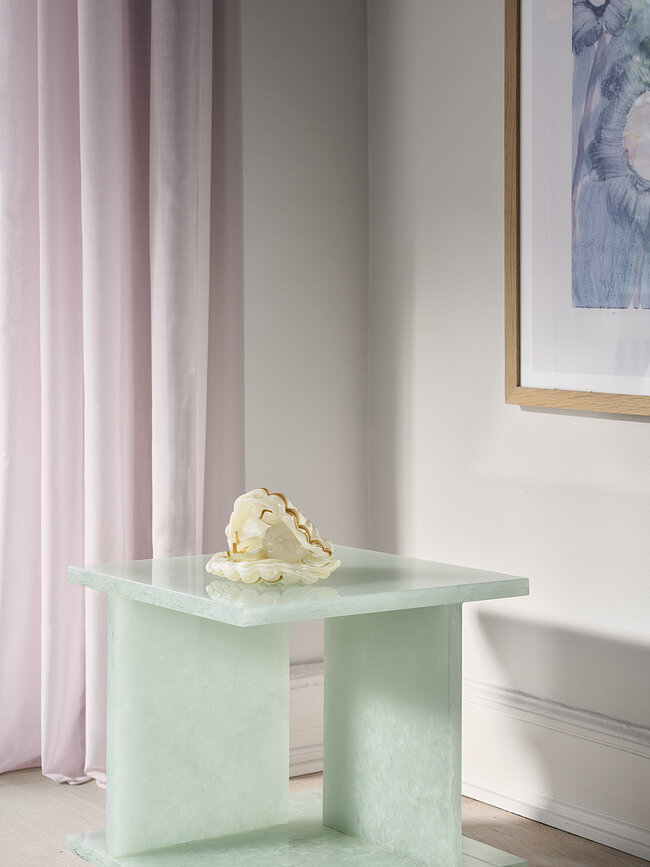 Sculpture Mother of Pearl, beige