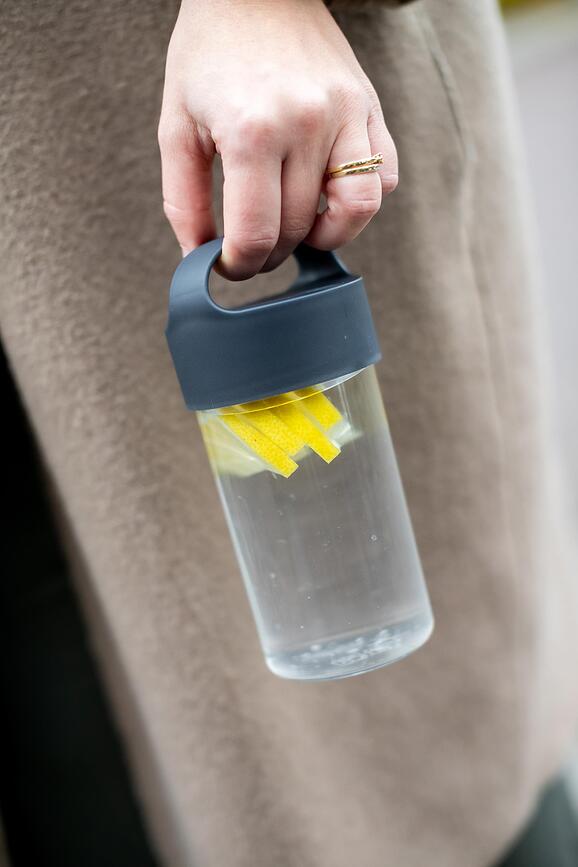 Botella de agua Buddy Organic Nature 500 ml, gris