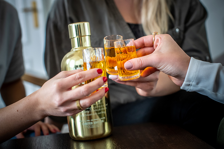 Club No. 7 Superglas Kozarci, 4 kosi