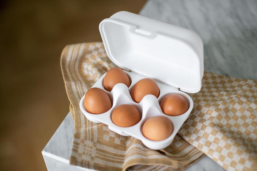 Huevera Eggs To Go Organic Nature mini, gris