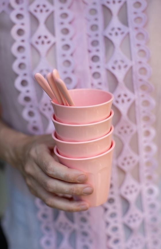 Nora S Žlička, pastelno modra